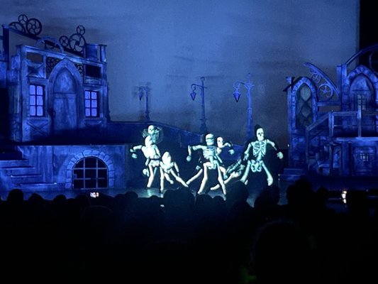 Howl-O-Scream: A Spooktacular Experience in Orlando, FL