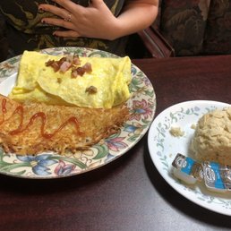 Southern Sisters Cafe: A Southern Charm Brunch Spot in Melbourne, FL