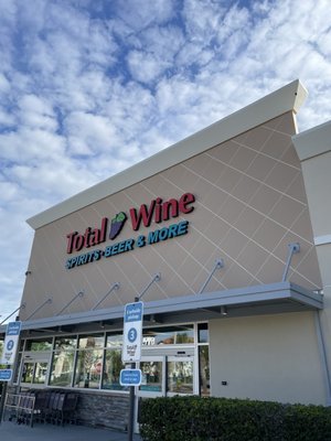 The Avenue Viera: A Growing Shopping Plaza in Melbourne, FL