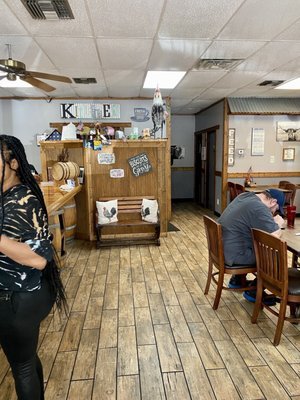 The Country Barn Cafe in Melbourne, FL: A Delightful Breakfast  Brunch Spot