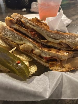 Gators Dockside: Sports Bar and Seafood Restaurant in Melbourne, FL