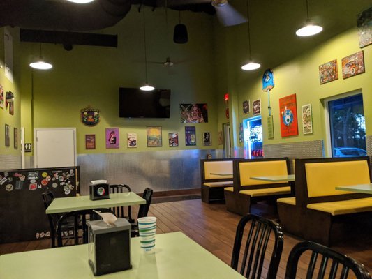 Delicious Pizza and Burgers at Doghouse Pizza in Melbourne, FL