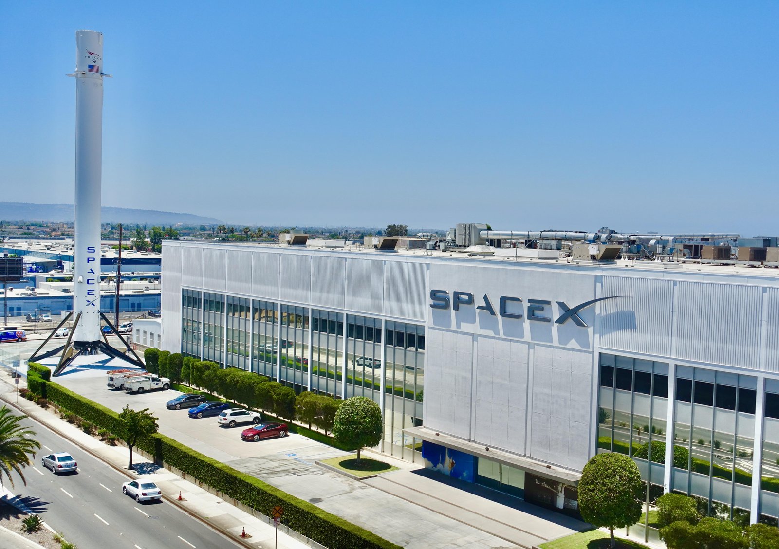 SpaceX Postpones Cape Canaveral‌ Launch Amid Inclement Weather Challenges
