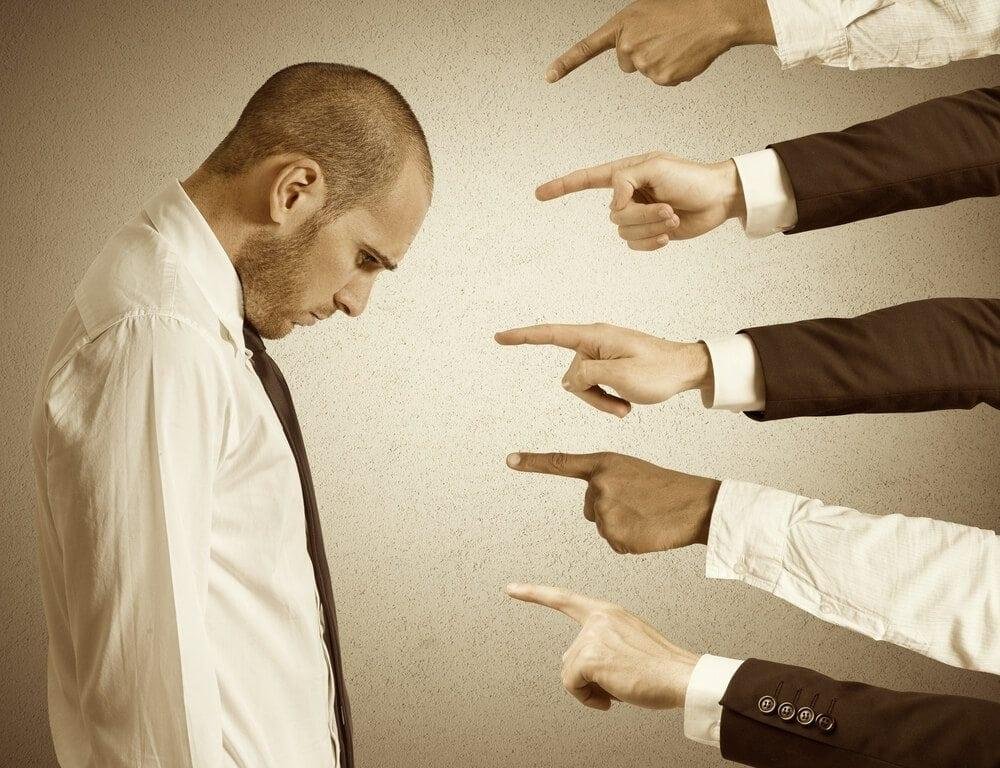 Analyzing Public‍ Perception: The Divide Between ⁤Supporters and Critics
