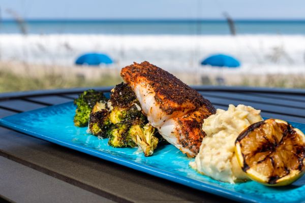 Longboards Oceanfront Grille: A Seaside Dining Experience