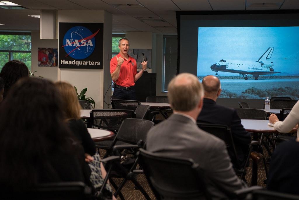 NASA Funds 11 New Studies to Support Crew Performance on Long Duration Missions