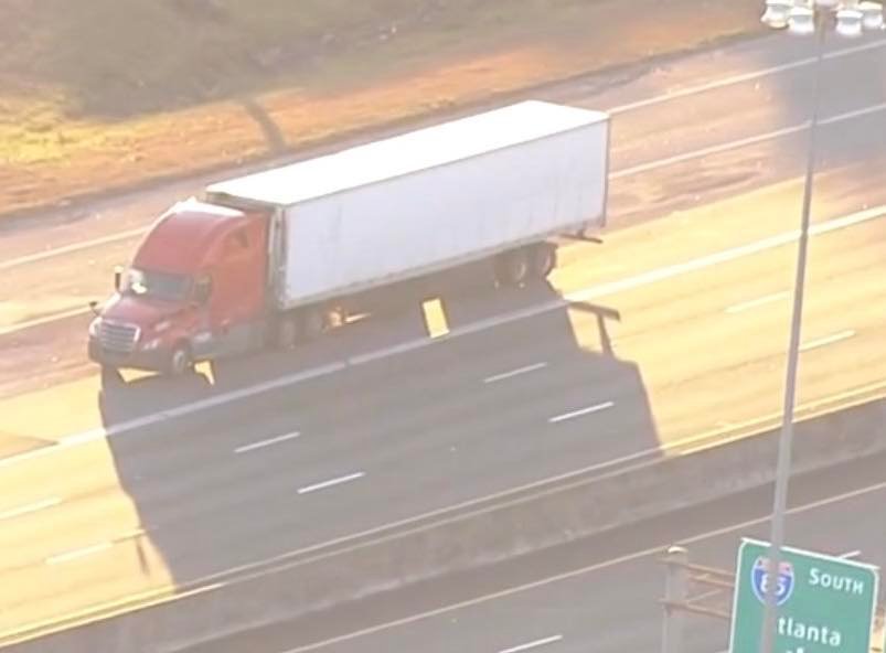 🚨Truck surrounded on I-85 in Greenville County, South Carolina after the driver claimed to have a bomb - WXIA As of the...