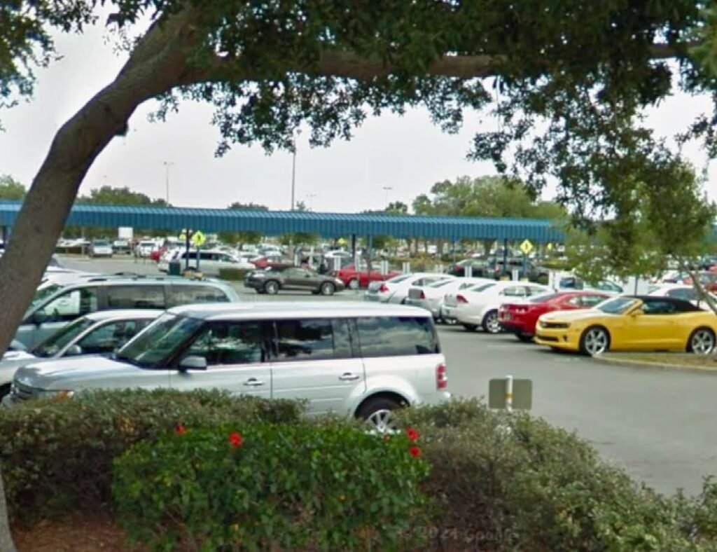 🚓 3 suspects in ski masks stole 3 cars from the rental lot at the Melbourne Airport. Fortunately, the rental cars have...