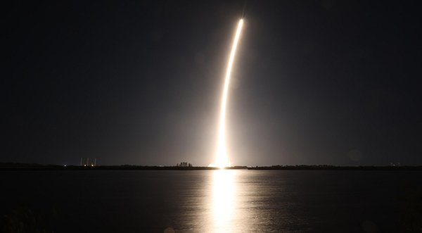 Liftoff! NASA Blue Ghost Mission 1 Sends Science, Tech to Moon on SpaceX Flight