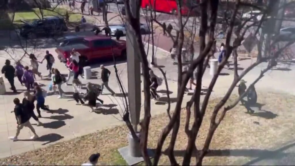 🚨 FALSE ALARM: MASS PANIC AT DALLAS CHEER COMP CAUSED BY PARENT FIGHT BELIEVED ORIGINALLY TO BE AN ACTIVE SHOOTER! 🚨 T...