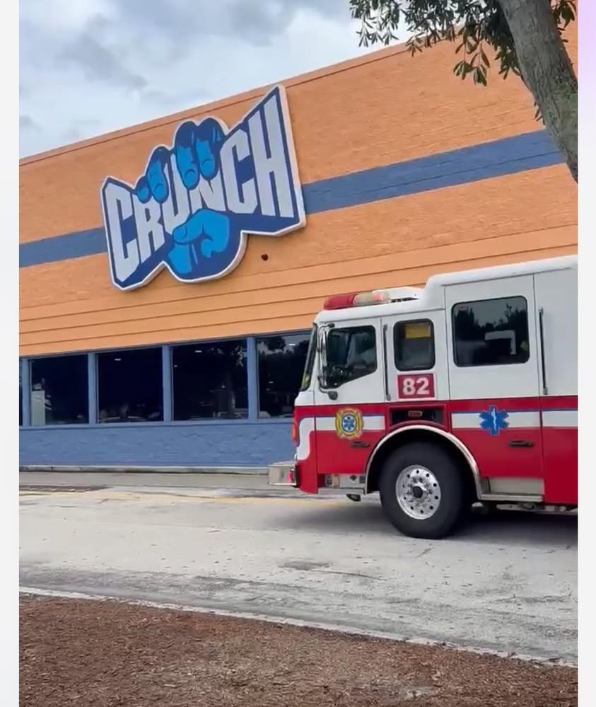 Fire reported at Crunch Fitness on 192.