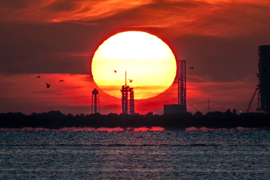 PHOTO OF THE DAY: Richard Gallagher Captures Crew-11 SpaceX Rocket from Titusville Against Stunning Sunrise!