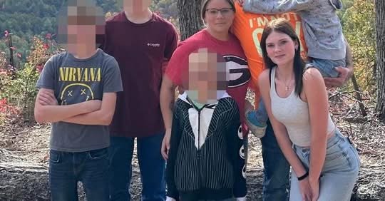 Sorry, something went wrong.