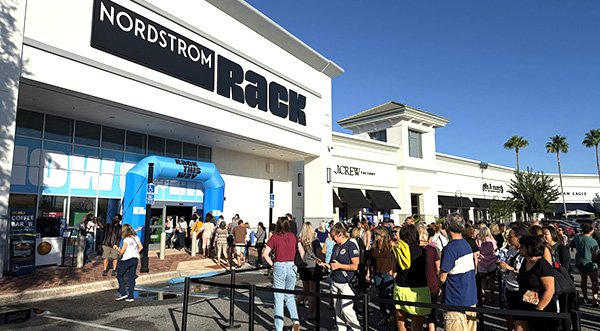From Thanksgiving Dinner Tables to Doorbusters: Black Friday Takes Over Brevard County Retailers