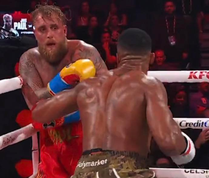 Jake Paul knocked out by Anthony Joshua in the 6th round. Merry Christmas.
