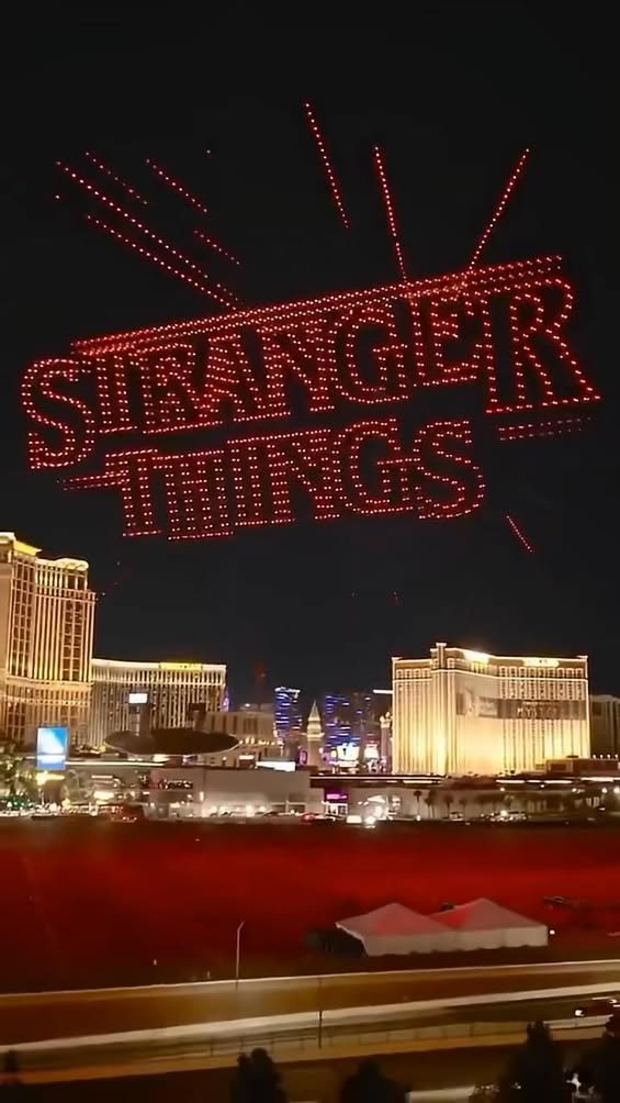 5.000 drone show at Las Vegas celebrating Stranger Things' finale for New Years