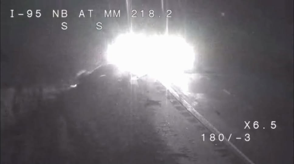 Accident 95 north just passed hwy 50 in Mims. Possible law enforcement involvement.