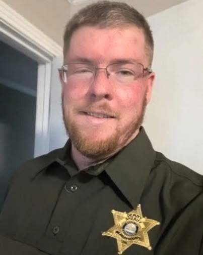Deputy Derrick Bonham, 37, husband, father of 3 and a U.S. Army veteran, was murdered early this morning responding to a...
