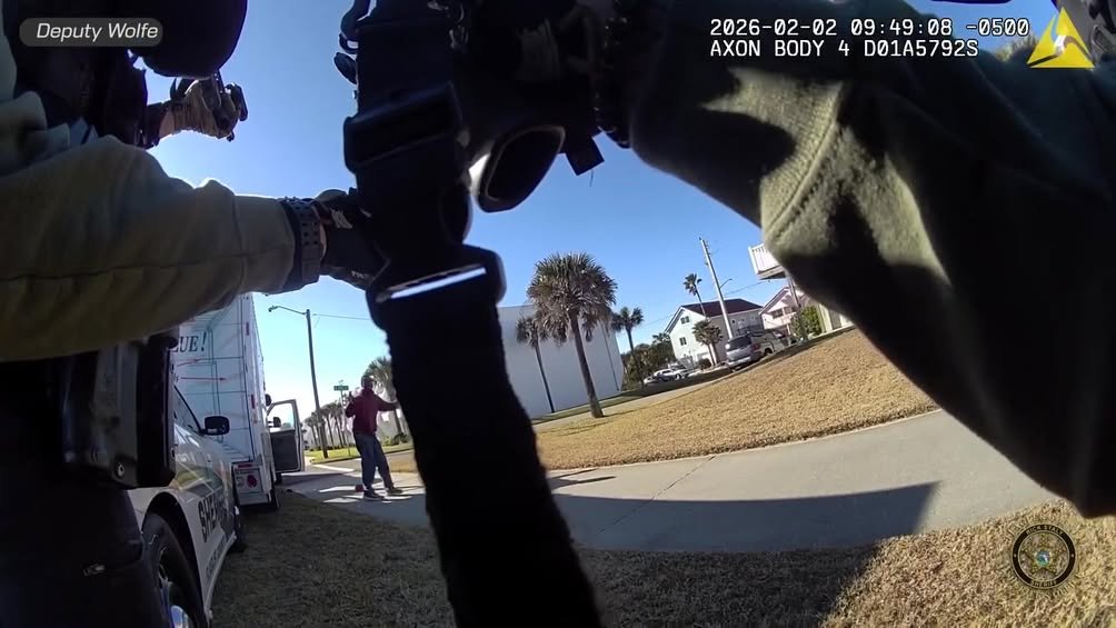 βπππ ππ¨π¦πππ‘π’π§π , πππ² ππ¨π¦πππ‘π’π§π β πππππ¬ ππ¨ ππ‘π ππ«π«ππ¬π π¨π ππ°π¨ πππ’π§ππ¬π―π’οΏ½...