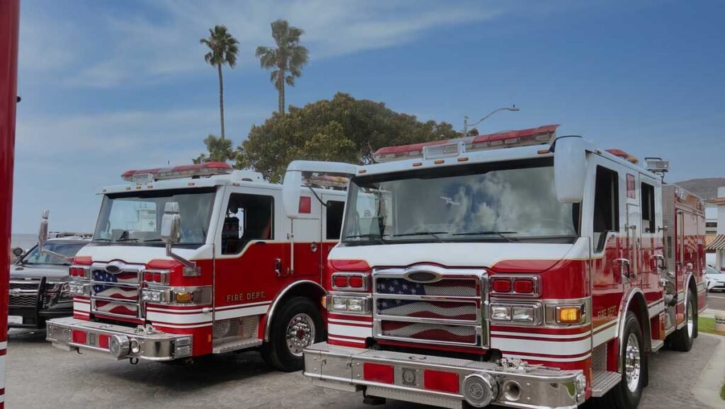 2 people hospitalized after water rescue in Cocoa Beach
