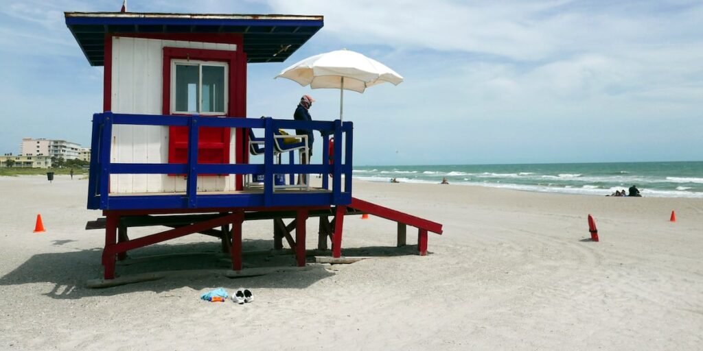 Connecticut man dies trying to save children from rip current in Cocoa Beach