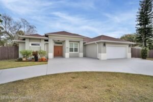 160 Bossieux Blvd, West Melbourne, FL 32904 - Realtor.com