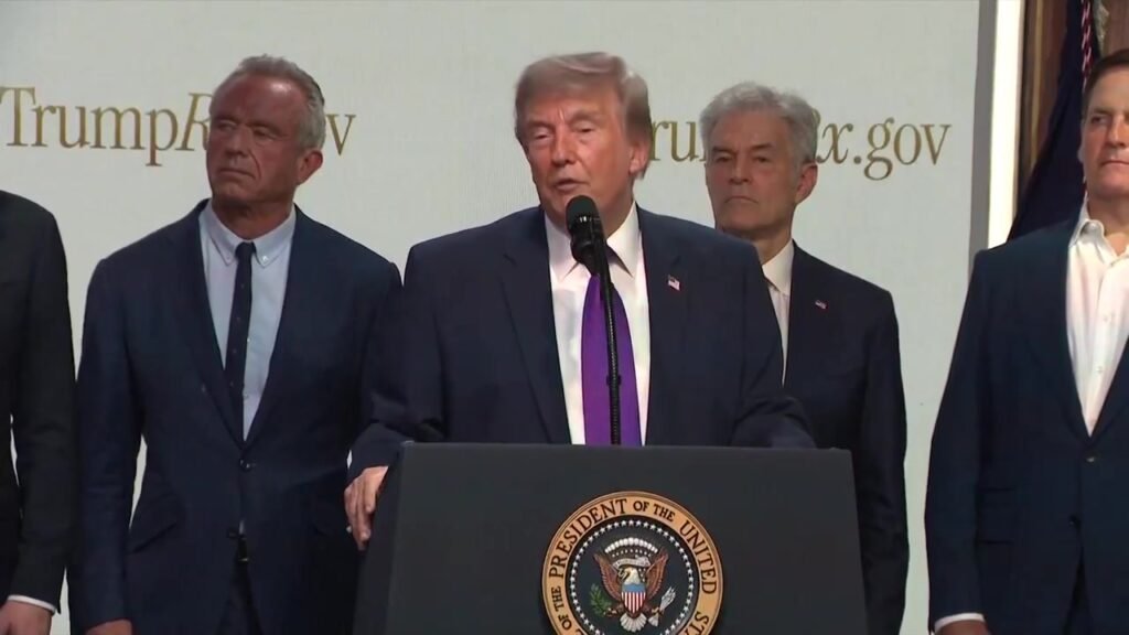 🚨 TRUMP ASKED WHY TAXPAYERS SHOULD PAY FOR JANUARY 6ERS President Trump was asked about a newly announced DOJ “Anti-Wea...